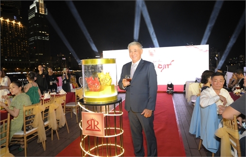 Actor Tung Yuki commented on Doha's golden cat wine | Royal Rich