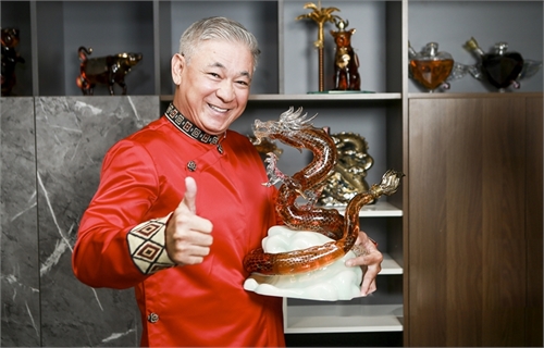 Actor Tung Yuki expressed his feelings about the product Kim Long Cat Tuong - Sac Dragon Doha Collection