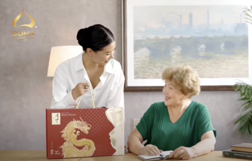 Runner-up Hong Dang Shows Gratitude to Teachers