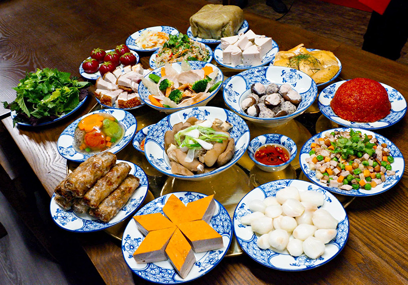 Mâm cơm ngày Tết có ý nghĩa như thế nào với người Việt?